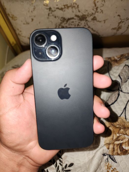 Iphone 15 128 pamet 99 yomqis