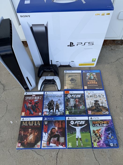 Playstation 5 в Гаранция с богата колекция игри и