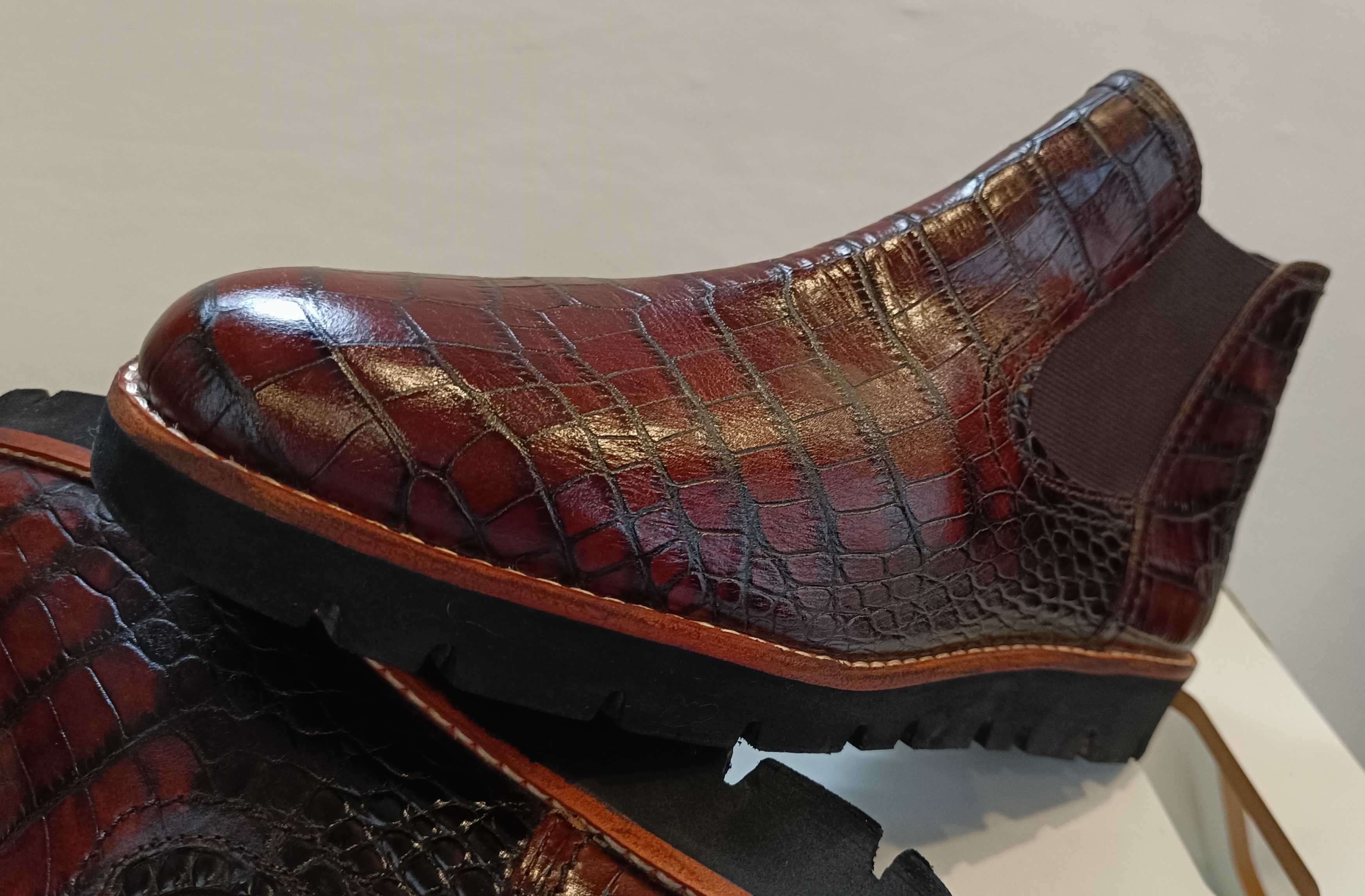 Ghete chelsea plain toe Lavoratione Artigianale piele naturala embosat