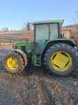 Vând  Schimb Tractor John deree 6300 cu ceva mai mare ofer diferență.