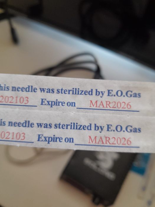 Vând kit de tatoaje plus tus negru de 250 ml