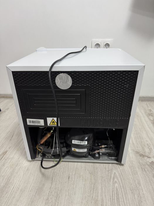 Mini Frigider Vortex