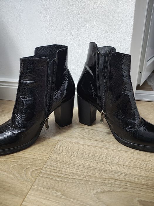 Ghete de dama lucioase