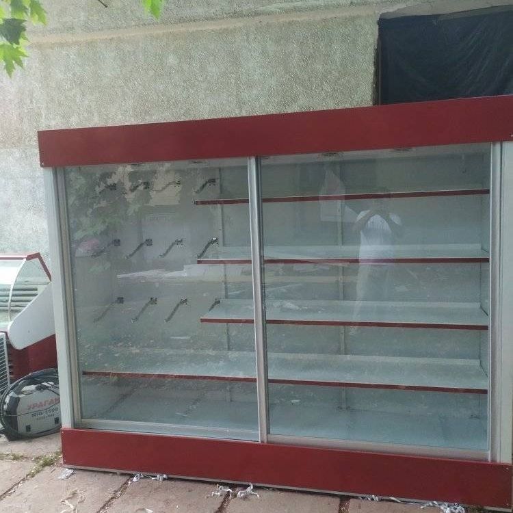 Витрина холодильник