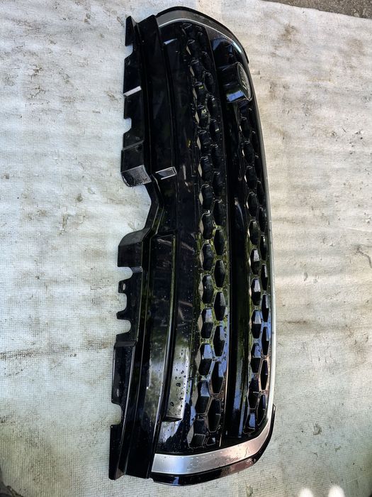 Grilă radiator range rover evogue.cod:gj32-8l001-a.