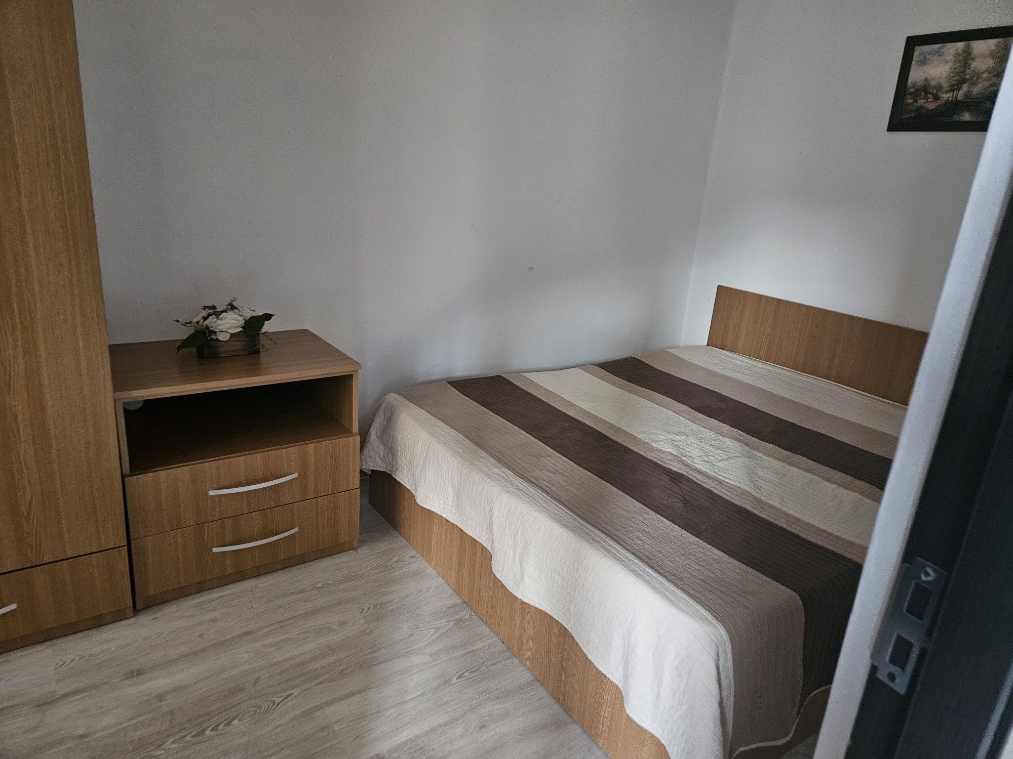 Închiriez apartament 2 camere