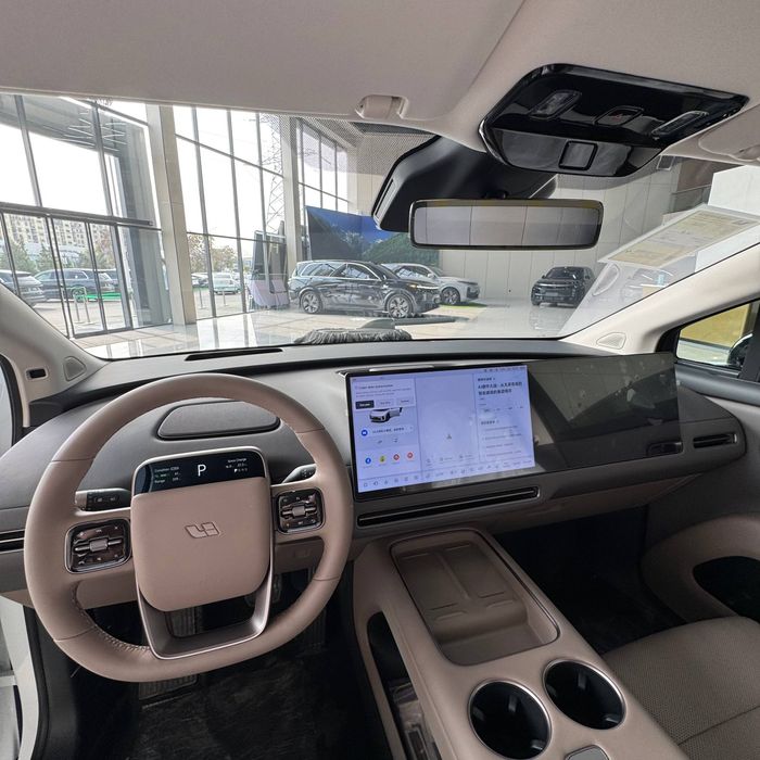 Li I8 720km full Elektr 2025 2yillik kafolat Rasmiy Dillerdan