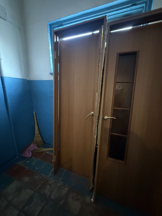 Двери межкомнатные б/у