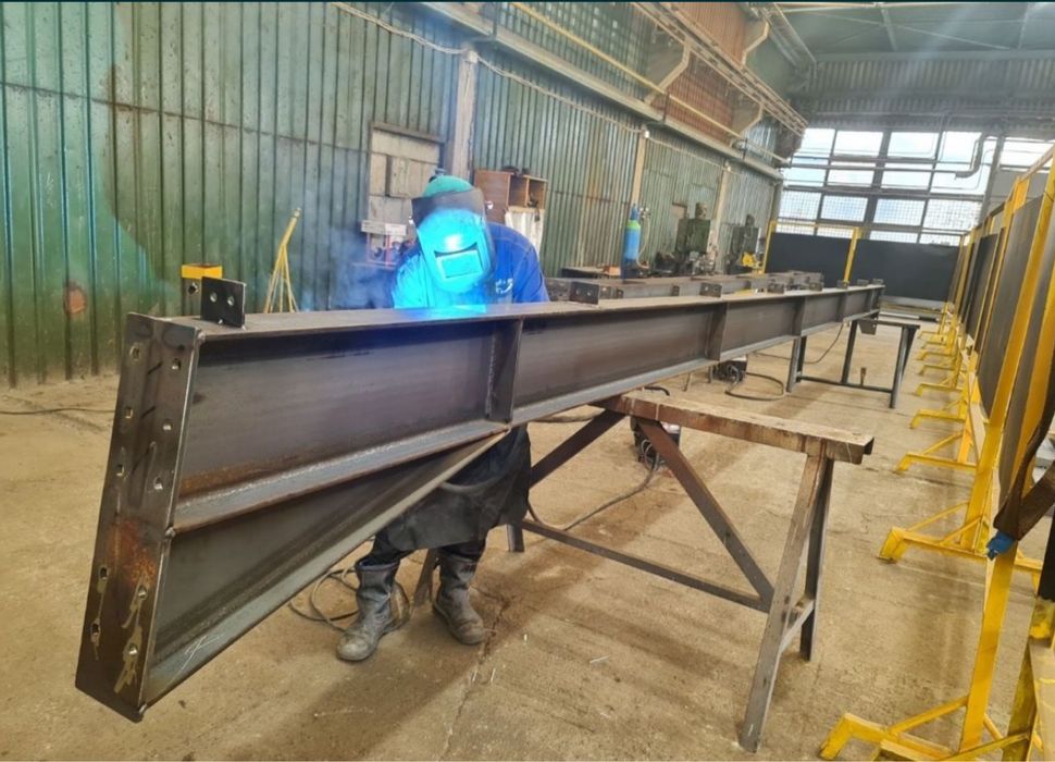 Vând structură metalică 50% la sută reducere