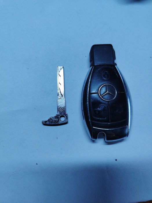 Ключ за мерцедес w221 Mercedes w221