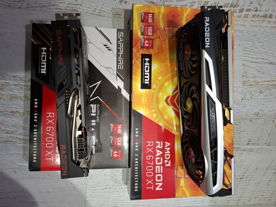 Продавам видео карта AMD Radeon RX 6700XT с капацитет от 12GB GDDR6