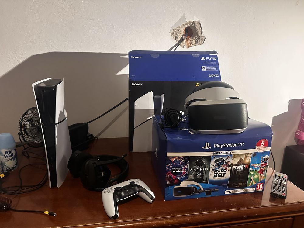 PlayStation 5 (в гаранция) + PlayStation VR Mega Pack