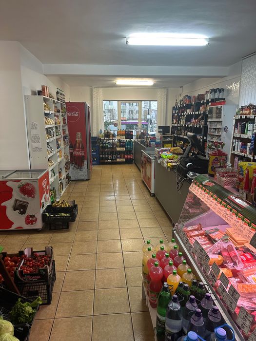 Vând magazin alimentar