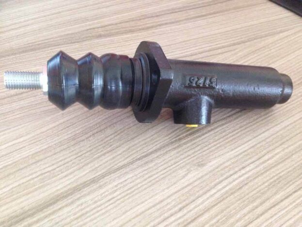 pompa ambreiaj noua tractor deutz dx61