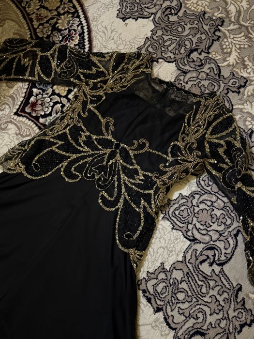 Платья Дубайский размер 44-46  2 часа надевался