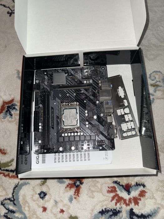 Материнская плата . Процессор Intel Core