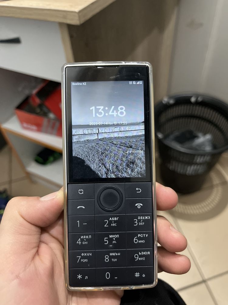 Qin F22- кнопочный смартфон с WhatsApp, YouTube и Wi-Fi! Новый комлект