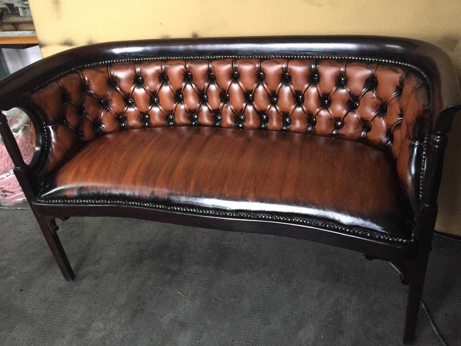 Canapea stil Chesterfield!