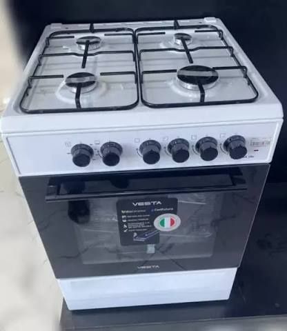 Продам срочно газ плита Vesta