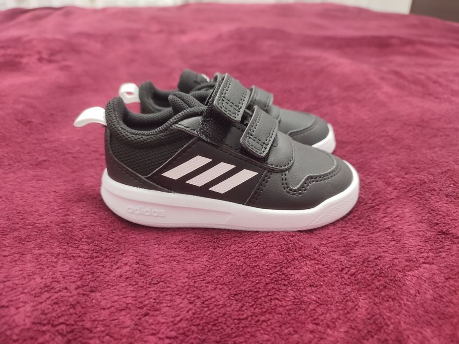 Бебешки обувки adidas
