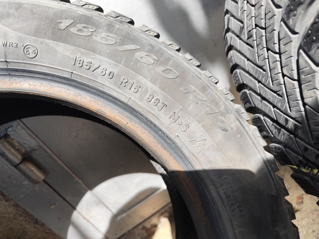 Зимни гуми Pirelli 185 60 15 два броя +4 летни подарък