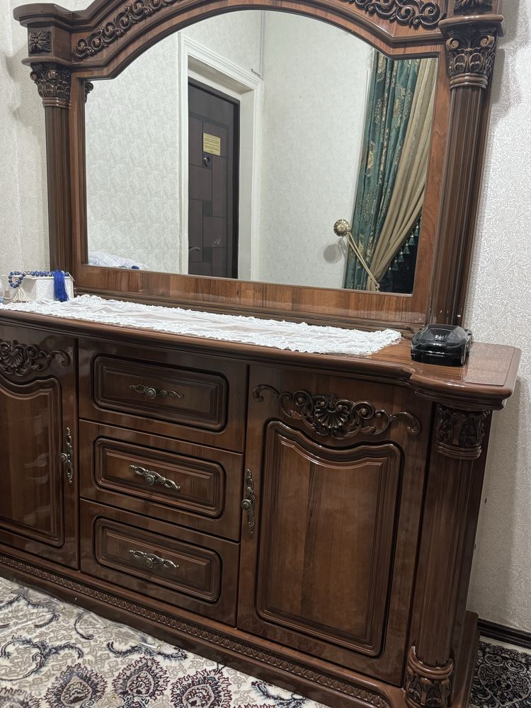 Mebel kamod b/u holati zor. Kelishiladi uyimni boshatyabman