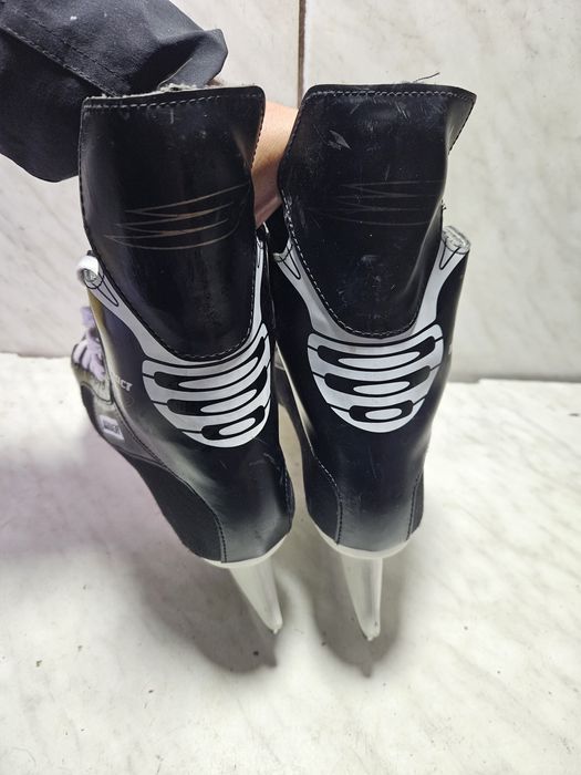 Patine 2065 hochei hockey  Bauer marime  45-46 (  29 cm)