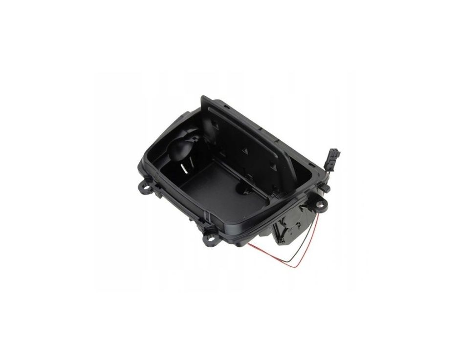 Пепелник за BMW 5 F10 / БМВ 5 Ф10