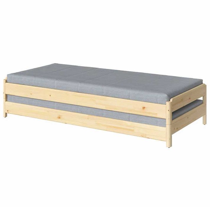 Pat cu 2 saltele Ikea