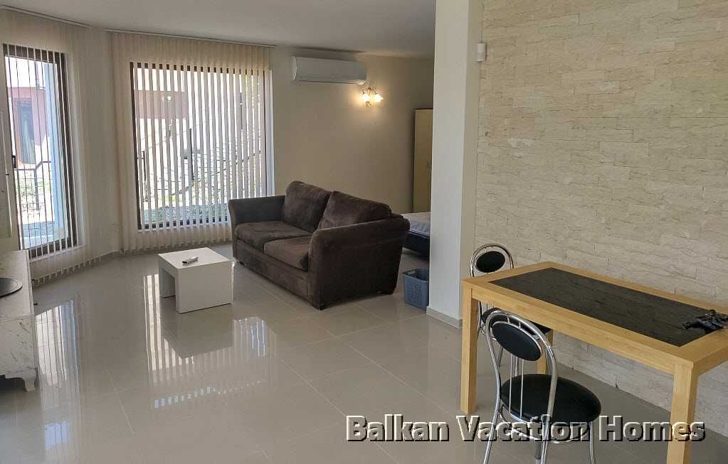 Продава се Къща в с. Кошарица, Област Бургас - 251 кв.м за 1176 €/кв.м - Снимка #4