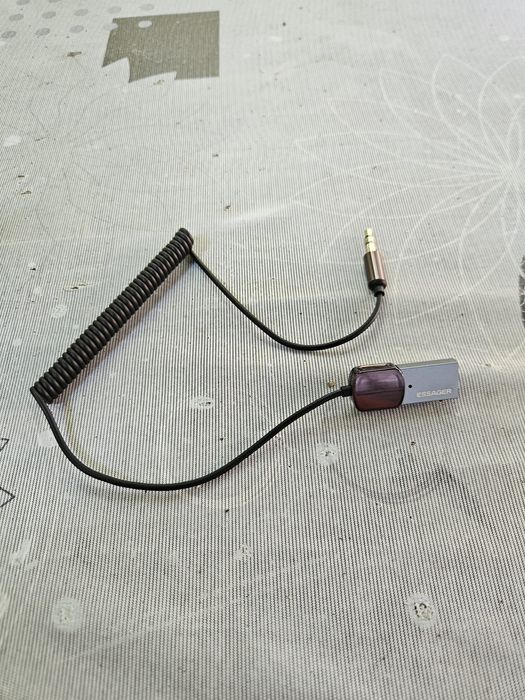 Vand jvc KD-R431 stare bună cu adapor de Bluetooth