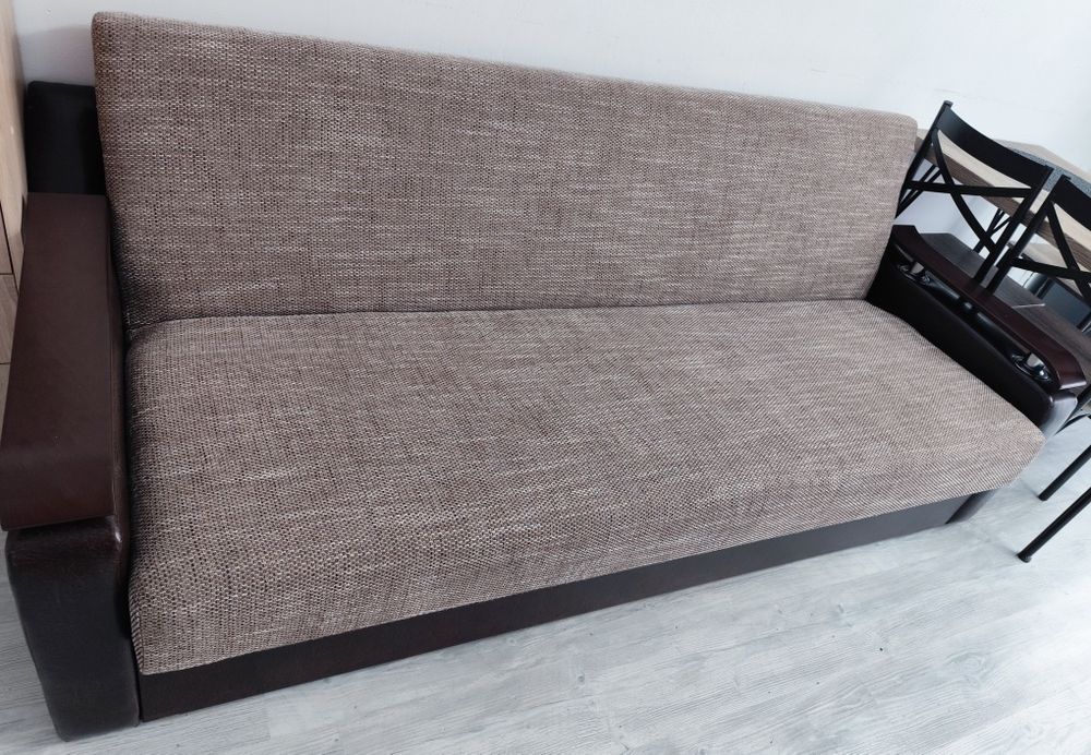 Vând canapea extensibila