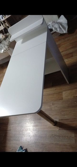 Столик маникюрный