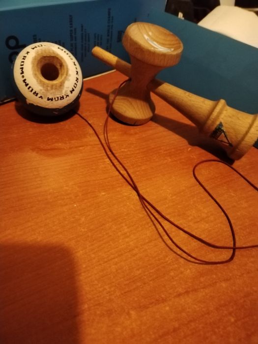 Kendama krom albastra
