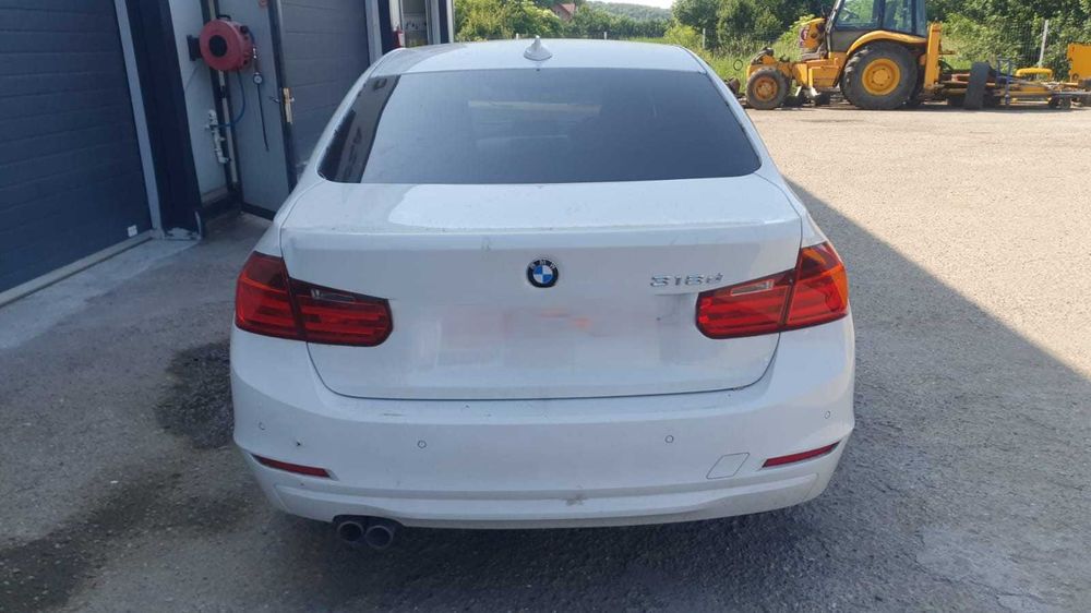 Dezmembrez BMW Seria 3 318 F30 2.0 d 2012
