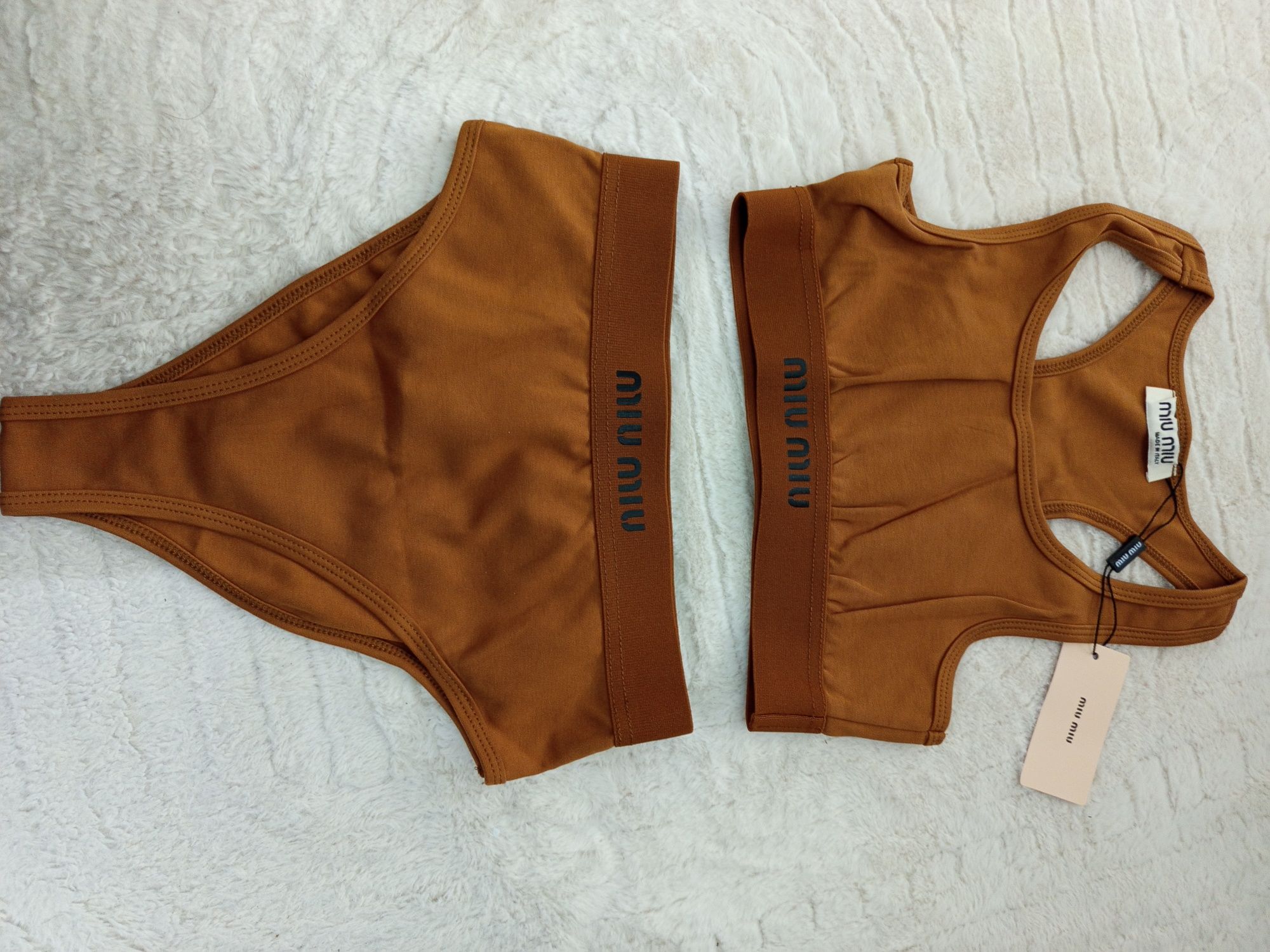 Set bustiera cu chilot miu miu