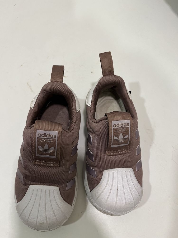 Маратонки Adidas 22номер бебешки/ детски
