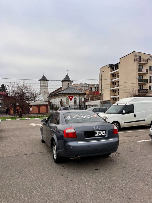 Audi A4 din 2004 motor 1.6 benzine euro 4 acte la zi