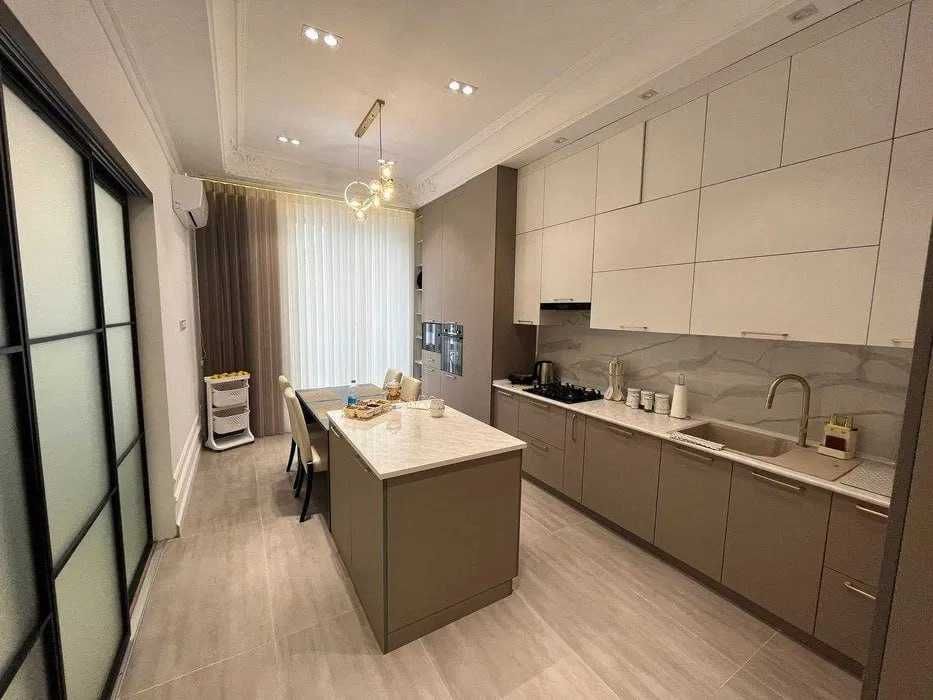 СРОЧНО ПРОДАЖА‼️ Abu Dabi 3/6/7 евро квартира 116м2 Хувайдо махалля: