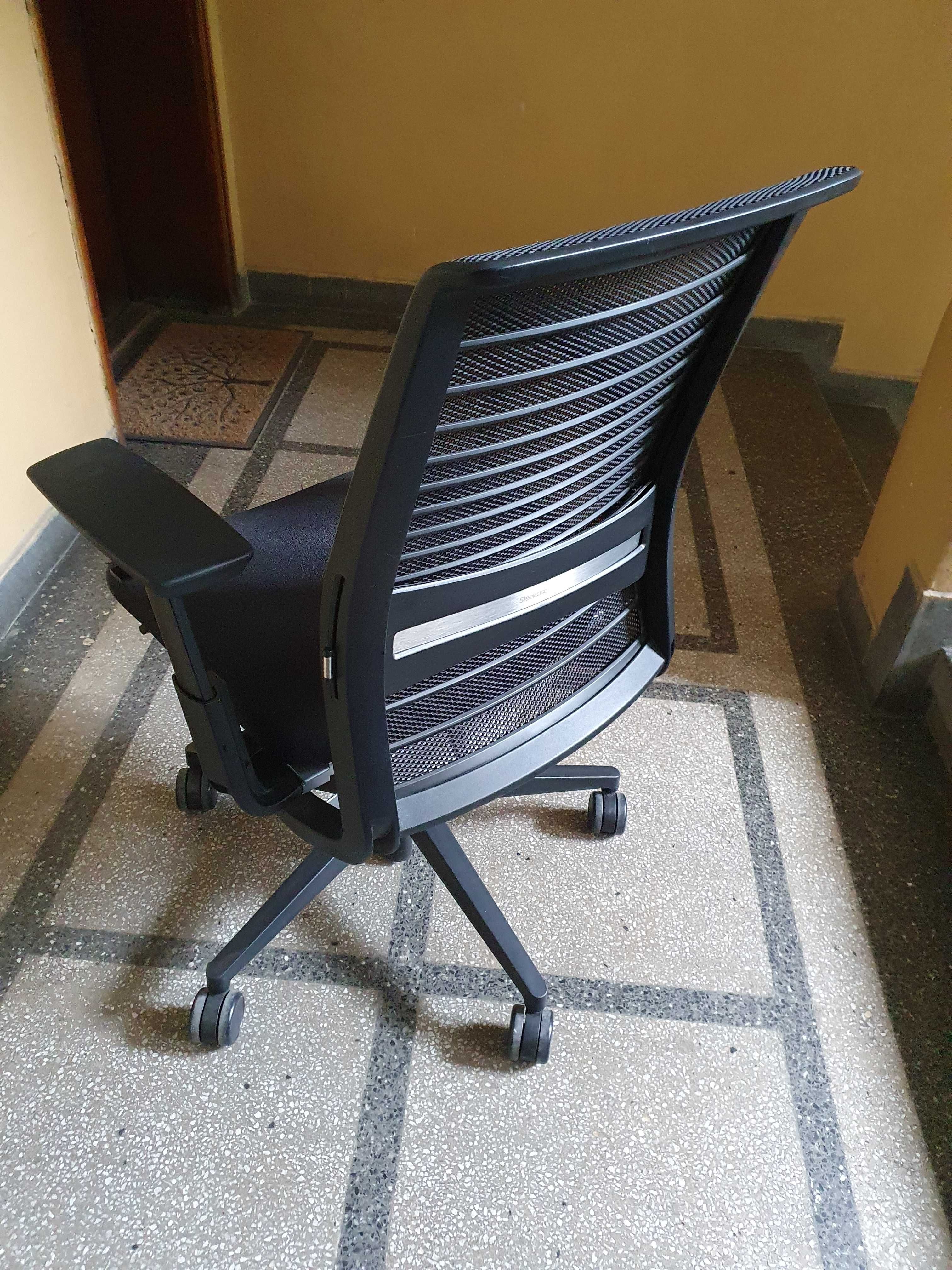 Офис стол SteelCase Think Black