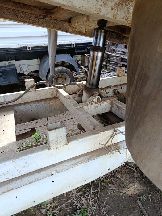 Форд Транзит цял на части