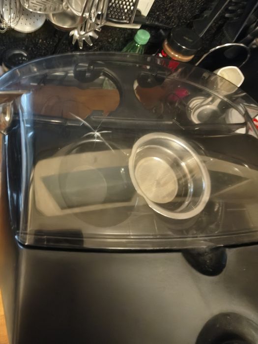 Продавам кафе машина Delonghi EC 410.B