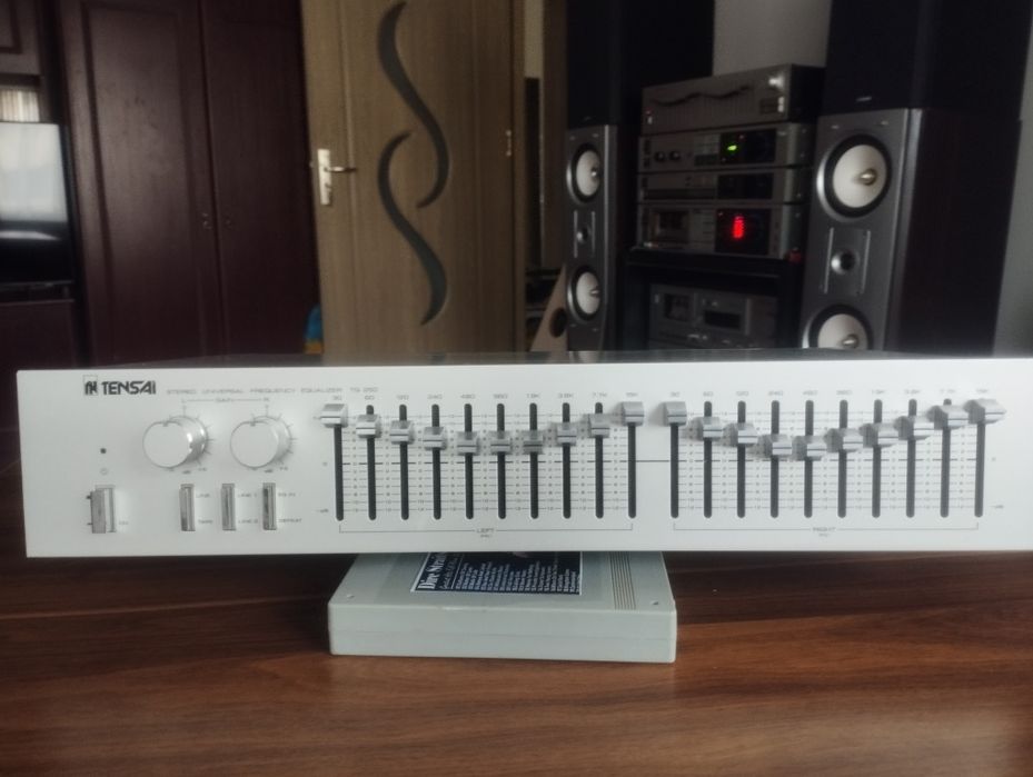 Vând egalizator Tensai.