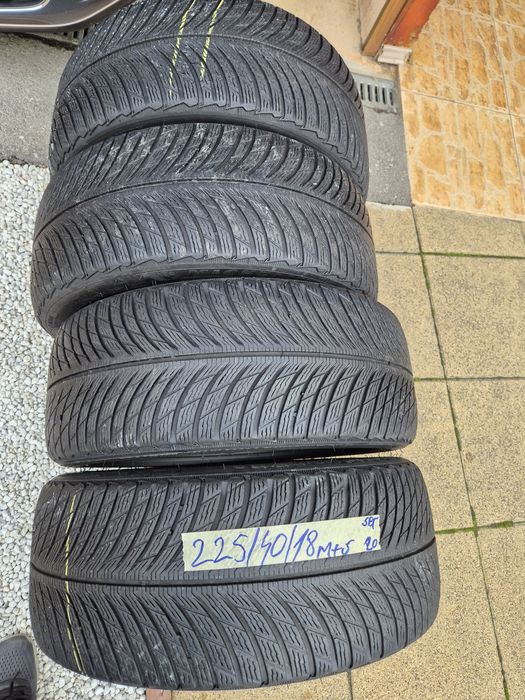 Vând cauciucuri 225/40/18 M+S set complet imp Germania//Michelin//