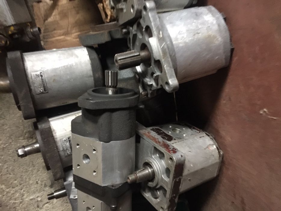 Pompe hidraulice double si triple cu 3 sectiuni