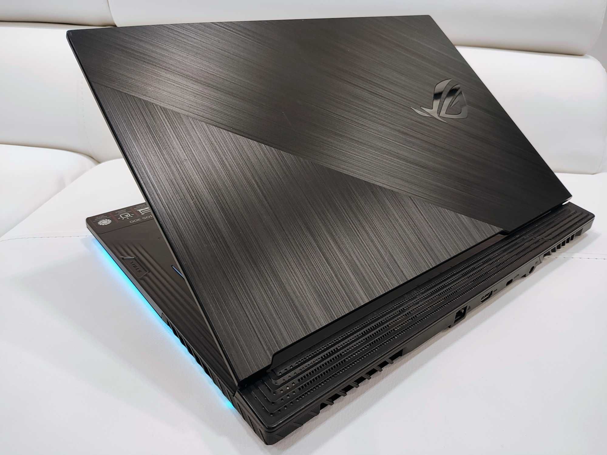 Laptop gaming Asus Scar 17,3", intel core i7-9750H , 16 gb ram, 144 HZ