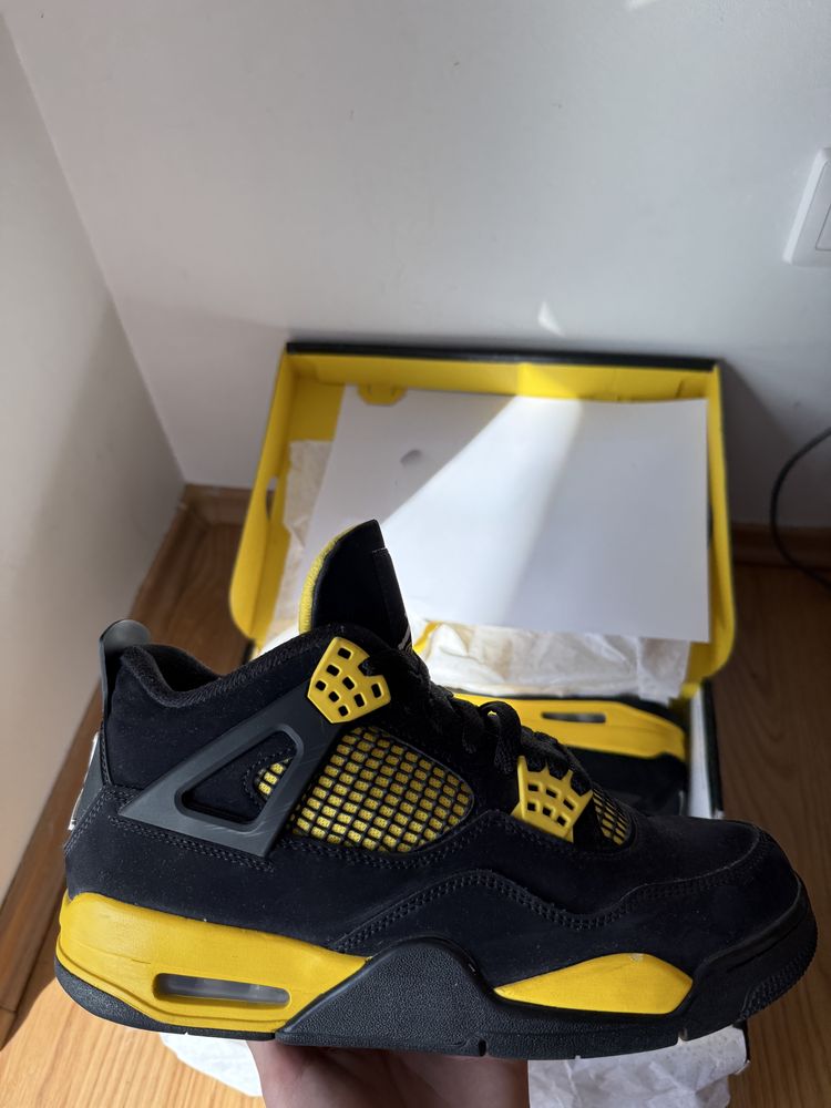 Jordan 4 Yellow Thunder