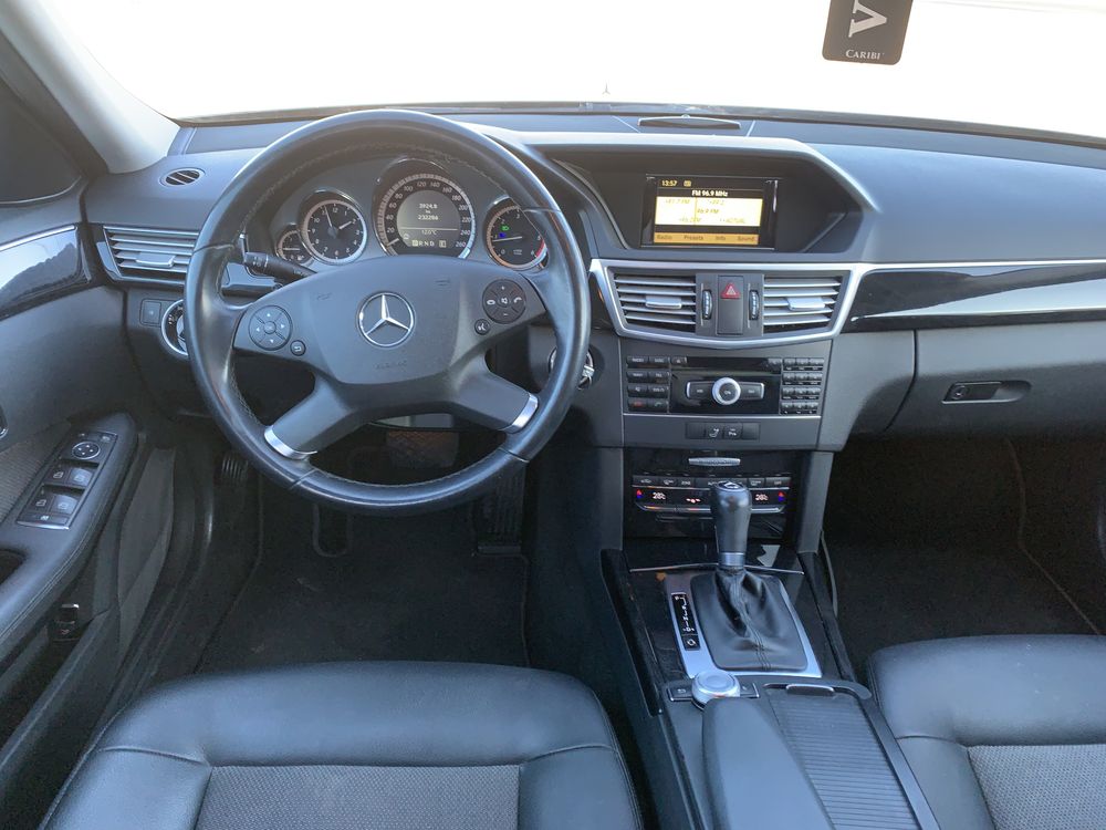 Mercedes-Benz E 220 CDI BlueEfficiency Aut Impecabil