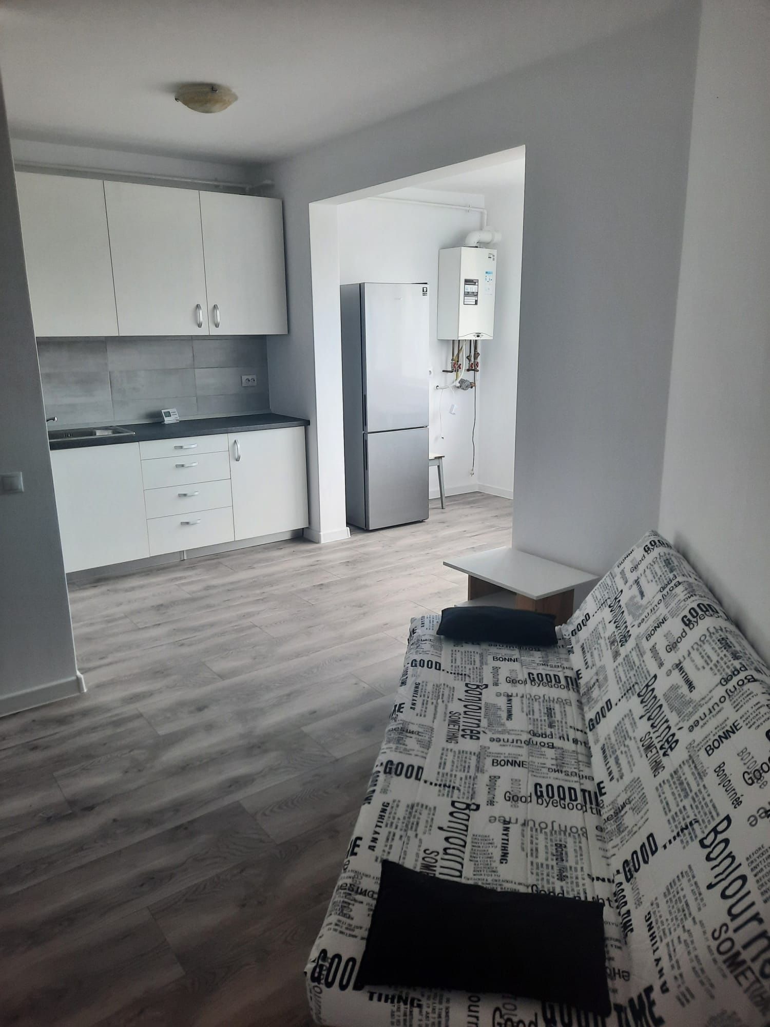 Vand apartament 3 camere zona BMW VIVO