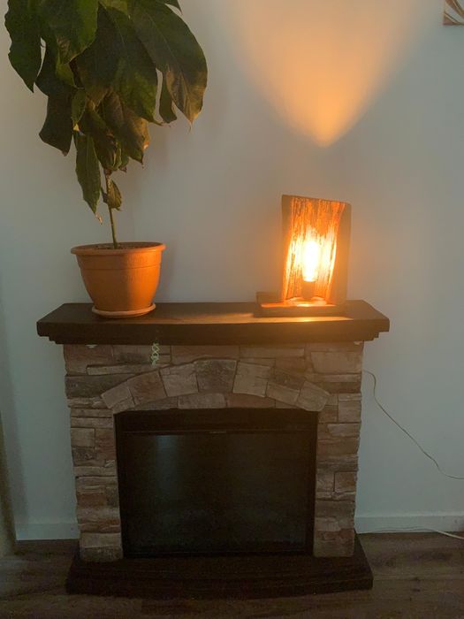 Veioza handmade din lemn natural